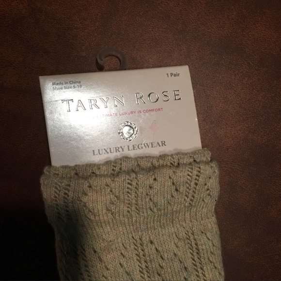 TARYN Rose luxury beige socks. Size 5-10 NWT - Picture 4 of 4